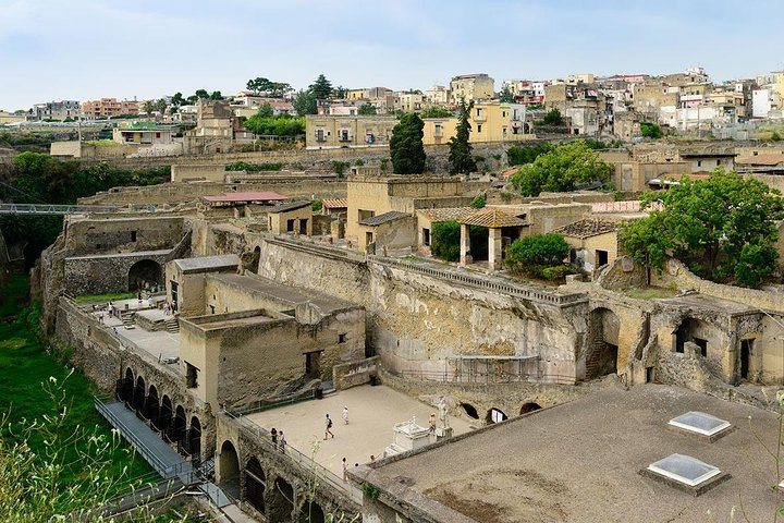Shore excursion to the excavations of Herculaneum (2 hours) - Image 1