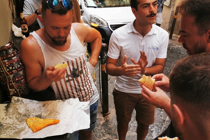 Streetfood: an ancient market in Naples, vegetarian opt. as well - Image 1