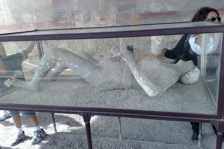 the splendour of Pompeii ruins with pompeii guide - Image 4