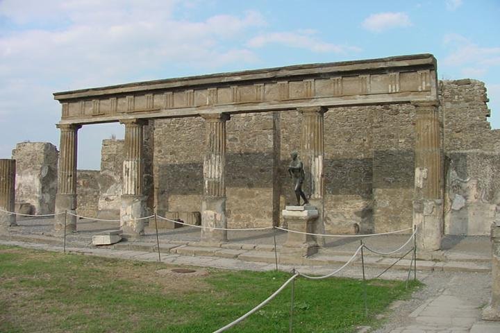 the splendour of Pompeii ruins with pompeii guide - Image 3