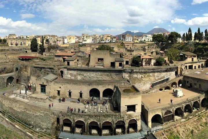 Tour of Hercolaneum+Pompeii+Sorrento (FullDay 8h) - Image 1