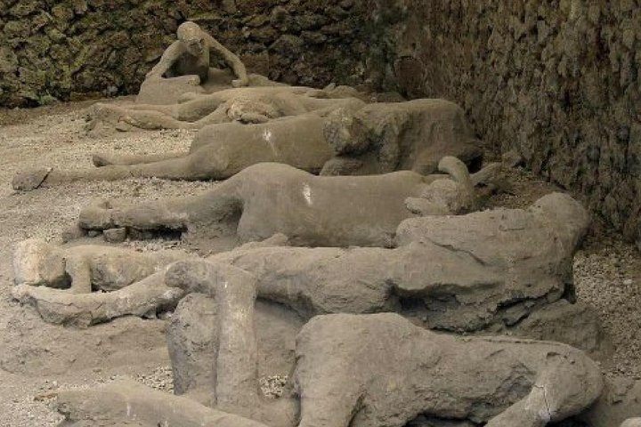 Tour of Pompeii - Image 3