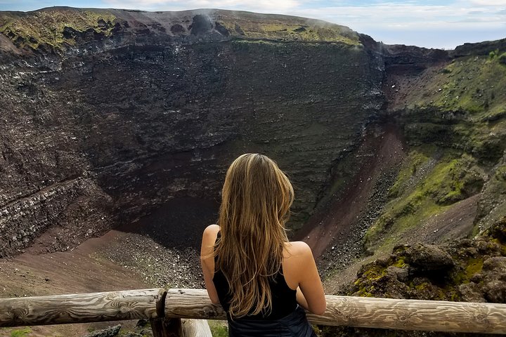 Tour on Vesuvius with wine tasting - Image 2