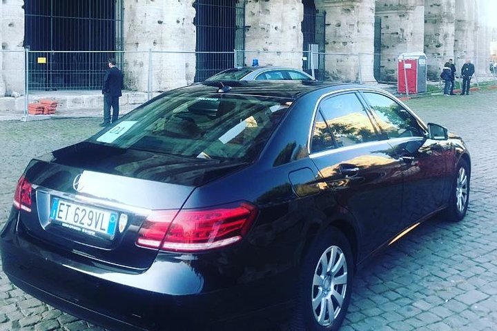 transfer by luxury car from the airport, station, etc., to the city of Naples - Image 3