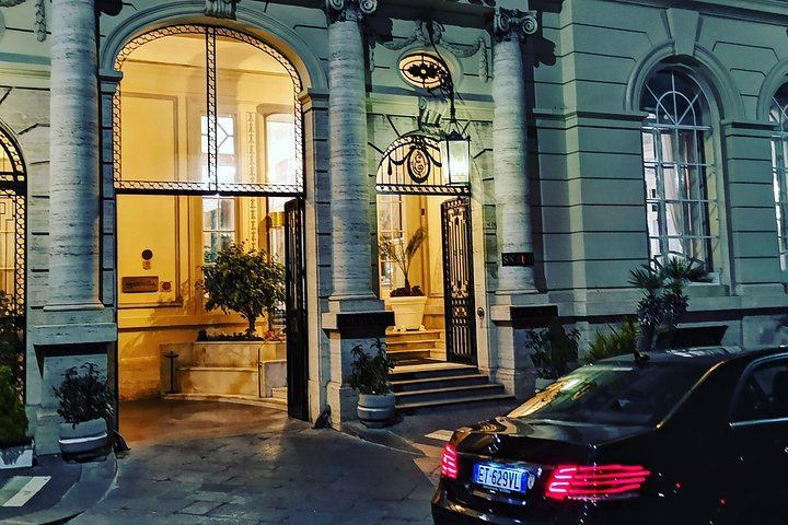 transfer by luxury car from the airport, station, etc., to the city of Naples - Image 4