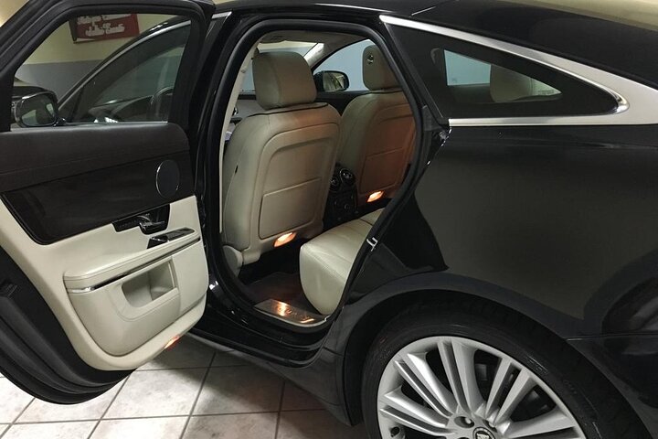 Transfer from Naples International Airport to Naples 1 to 8 PAX - Image 1
