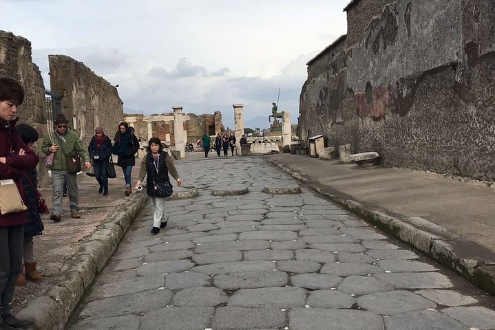 Transfer from Naples to Amalfi with 2 hrs stop at Herculaneum or Vice Versa - Image 1