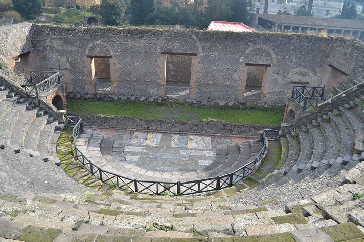 Transfer from Naples to Positano with 2 hours Private Tour in Pompeii - Image 5