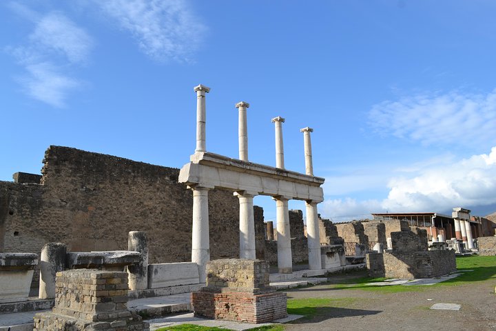 Transfer from Naples to Positano with 2 hours Private Tour in Pompeii - Image 4