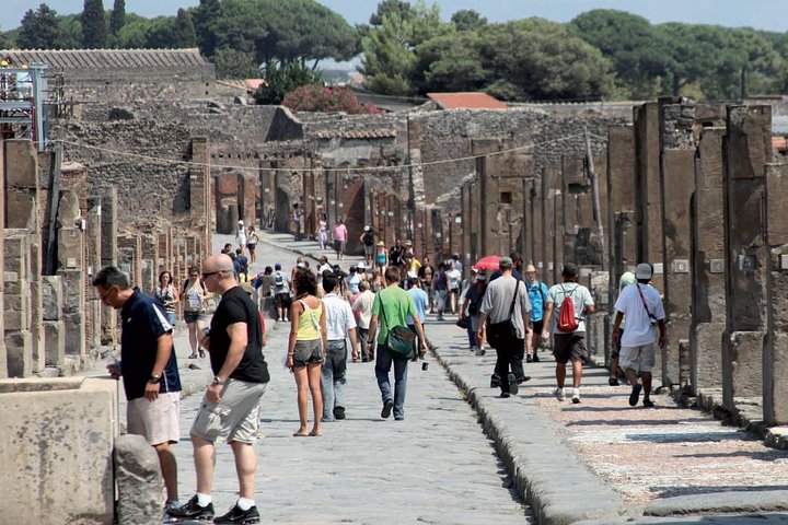 Transfer from Naples to Positano with stop at Pompeii - Image 3