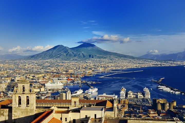 Unique walk around the crater of the Vesuvius - Image 2