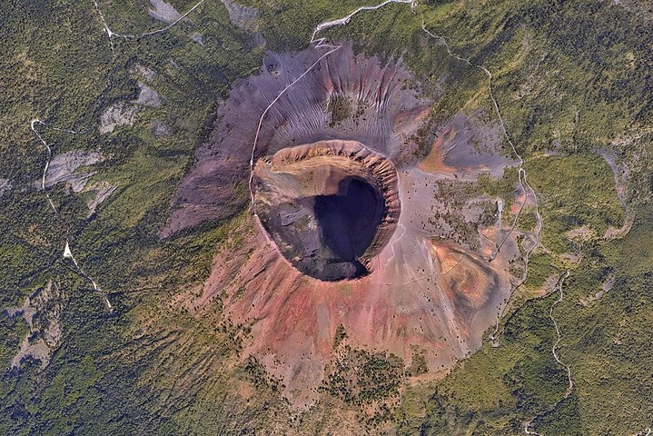 Unique walk around the crater of the Vesuvius - Image 4