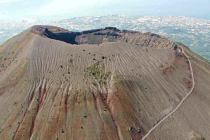 Vesuvius wine tour - Image 1