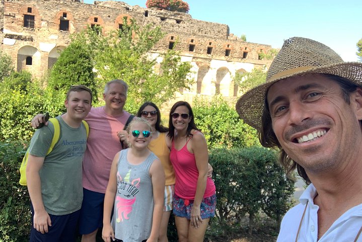 Visit Capri, Sorrento and Pompeii in one day - Image 1