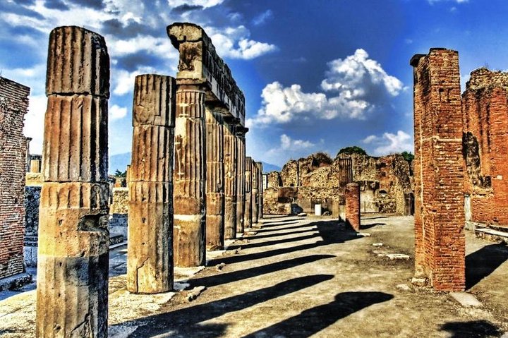 Visit of the archaeological park of Pompeii - Image 1