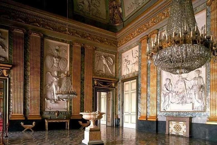 Visit the Caserta Royal Palace - Image 4