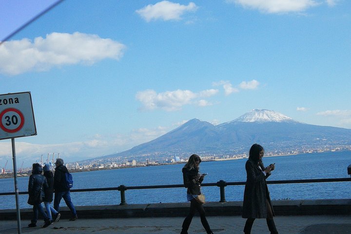  Volcano Vesuvius & Pompeii Included Pizza - Image 3