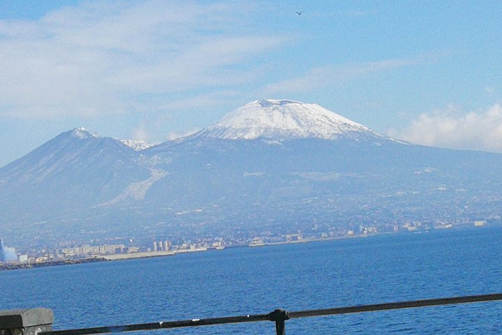  Volcano Vesuvius & Pompeii Included Pizza - Image 2