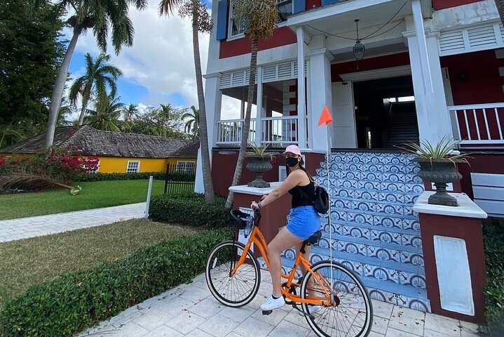 Dilly Dally Cultural Bike Tour of Downtown Nassau Attractions  - Image 1