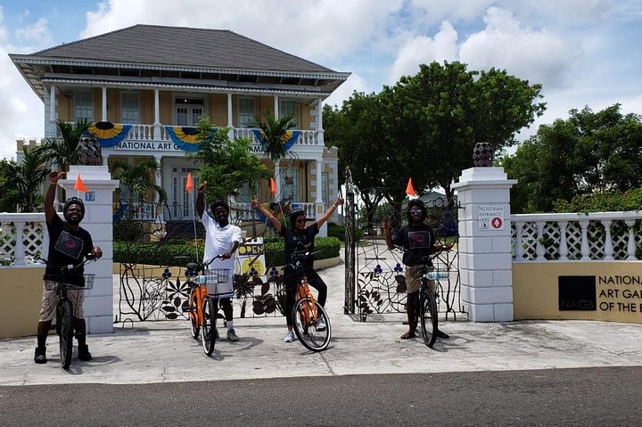 Dilly Dally Cultural Bike Tour of Downtown Nassau Attractions  - Image 4