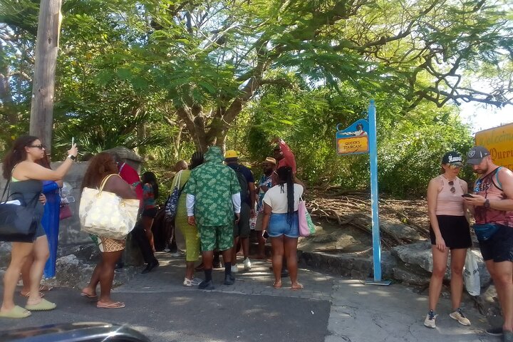 Half Day Bus City Tour In Nassau - Image 4