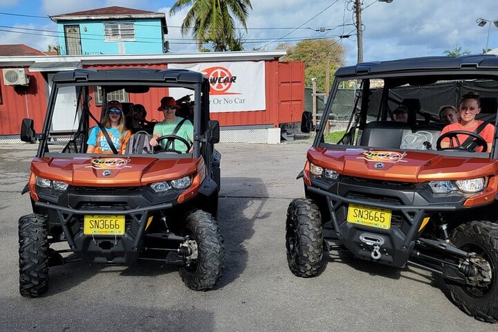 Jeep tour with beach stop (Bahamian lunch, drink & wireless audio equipment) - Image 1