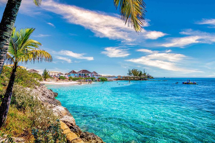 Pearl Island Beach Escape with Lunch from Nassau - Image 2