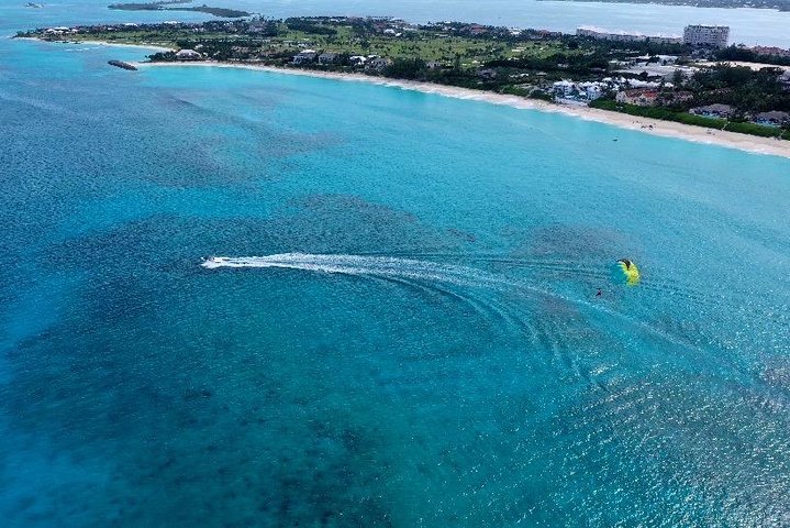 Single Parasail Over Cabbage Beach, the Bahamas - Image 5