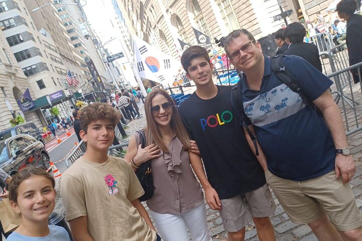 Deluxe Private New York City VIP Tour by SUV: Best of NYC. Select 3 or 5 hours - Image 4