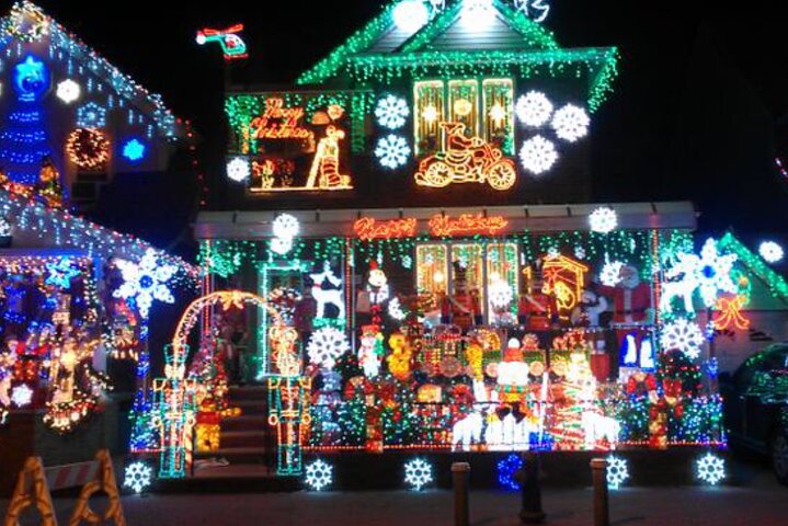 Dycker Heights and Christmas Lights Tour $ 39 dollars - Image 3