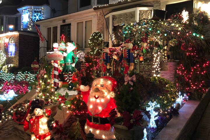 Dycker Heights and Christmas Lights Tour $ 39 dollars - Image 4