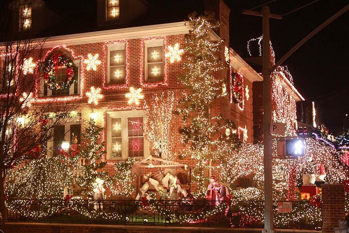 Dycker Heights and Christmas Lights Tour $ 39 dollars - Image 1