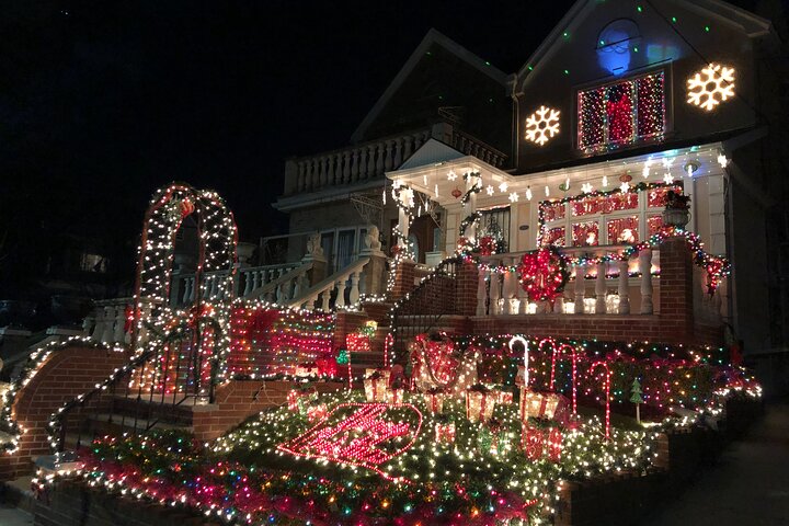 Dycker Heights and Christmas Lights Tour $ 39 dollars - Image 5