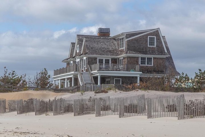 New York City to the Hamptons Private Day Trip - Image 1