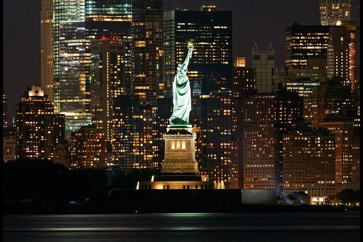 NYC Lights Tour by Limousine - Image 4