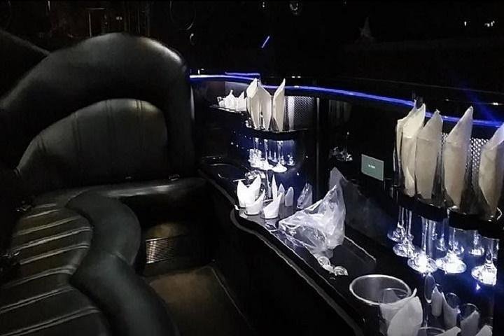 NYC Sightseeing Tour Manhattan NEW MKT Limousine - Image 2