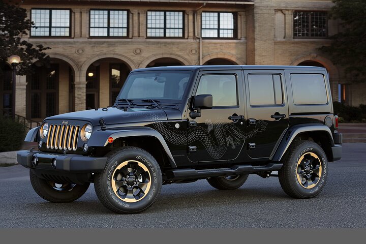 Private Jeep Tour: Enjoy and open top view of Downtown New York  - Image 1