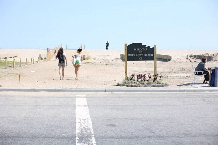Rockaway Beach Bus in New York City - Image 4