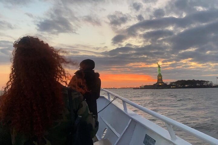 Statue of Liberty and Ellis Island Sunset Cruise in New York Shared Tour - Image 3