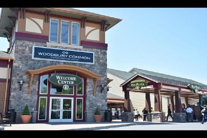Woodbury Commons Shopping in H2 Hummer White Limousine - Image 4