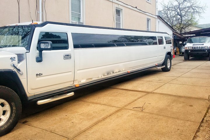 Woodbury Commons Shopping in H2 Hummer White Limousine - Image 1
