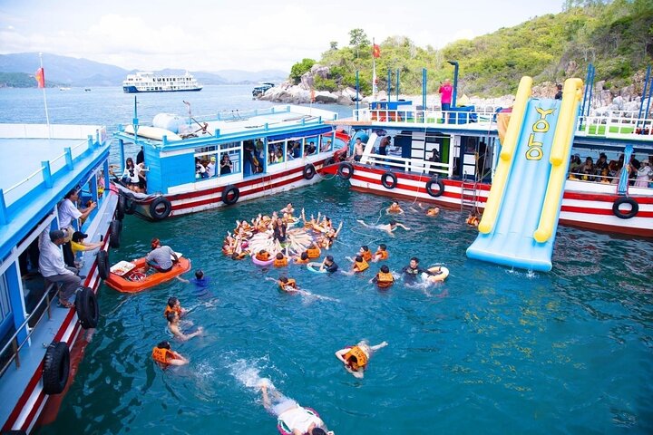 One Day Explore Nha Trang Islands & Join Floating Bar - Image 4