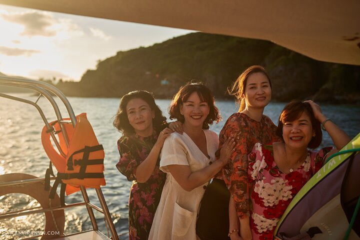 Private Luxury Sunset Cruise on Yacht in Nha Trang - Image 4