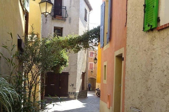 Cannes Antibes in Private Tour - Image 1