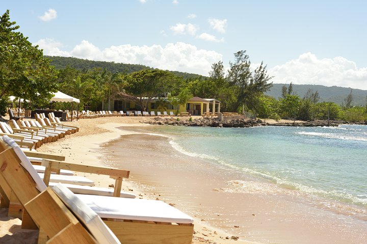 Bamboo Beach Club VIP with Specialty Lunch & Cocktails - Image 3