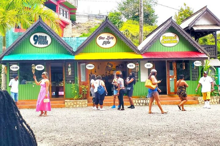 Bob Marley 9 Miles, Shopping Tour Ocho Rios (Entry Fee Included) - Image 1