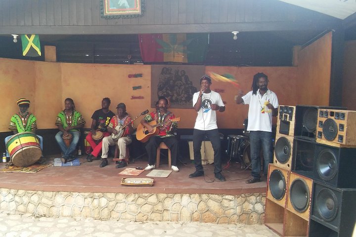 Bob Marley Mausoleum Tour from Ocho Rios - Image 4