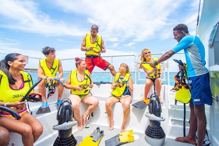 Dunn's River Climb and Catamaran Cruise from Ocho Rios - Image 2