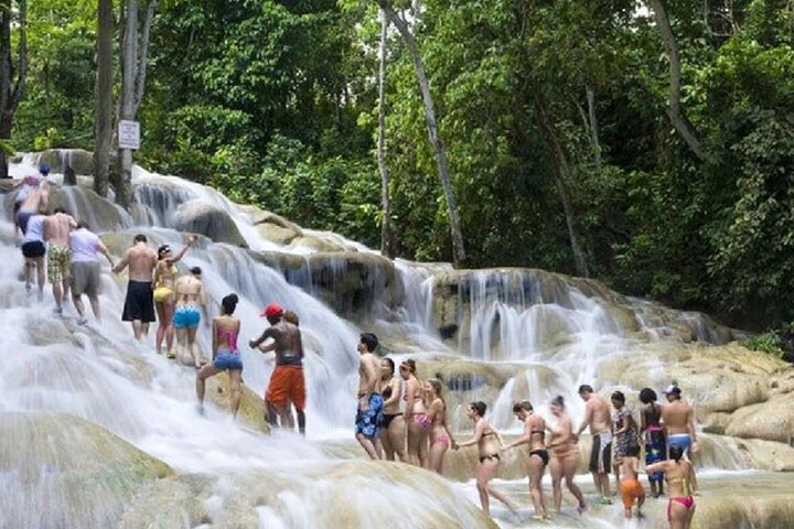 Dunn's River Falls and Horse Back Riding Excursion - Image 2
