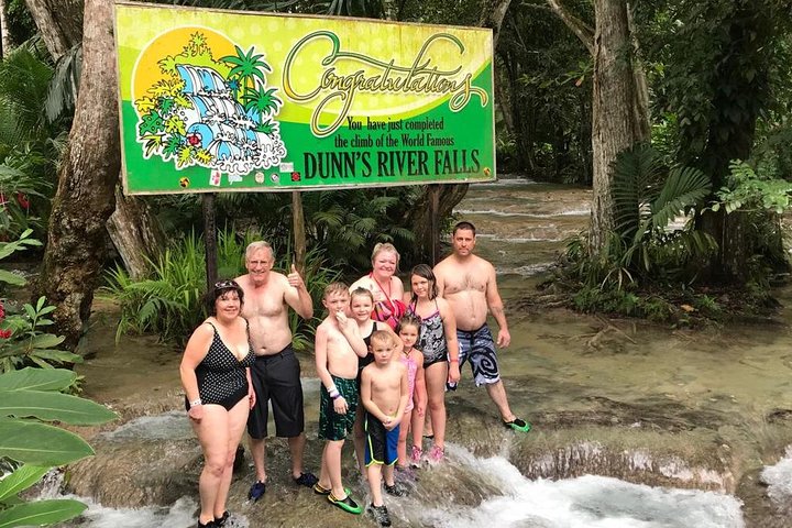  Dunn's River Falls and Tubing Combo Tour from Ocho Rios - Image 4